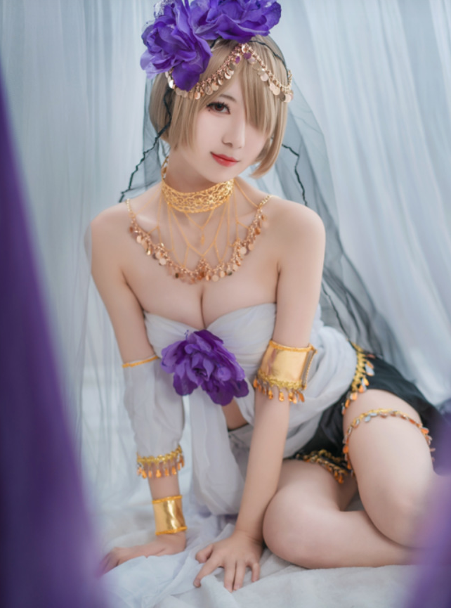 《弥音音ww》的写真作品不仅在视觉上令人惊艳,更在情感上引发共鸣